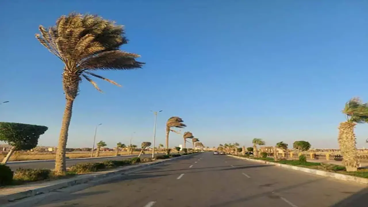 توقعات بتقلبات جوية مرتقبة واحتمالات سقوط أمطار خفيفة على بعض المناطق الساحلية